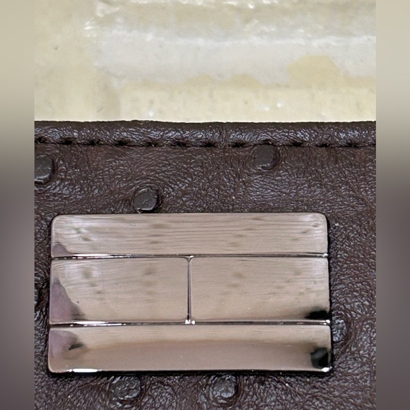 Tommy Hilfiger Ostrich Print Brown Leather Hand Bag - Picture 6 of 13